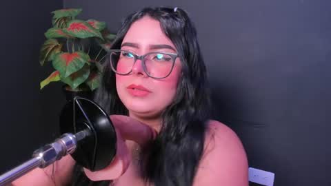 Snapshot of amywhitte_ chatting on 6, 7, 2026 amywhitte_ online show from 6, 7, 2026