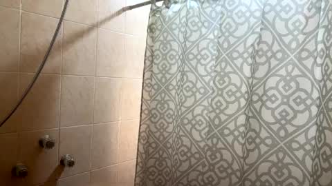 Snapshot of an_e333 chatting on 10, 10, 2025 an_e333 online show from 10, 10, 2025