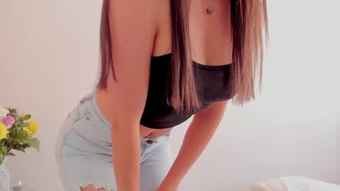 Ana  IG an castillo 1 online show from 19, 2, 2025