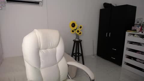  Ana  online show from 4, 3, 2025