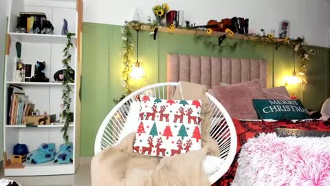 Snapshot of ana_jasper chatting on 2, 12, 2024 Ana Maria online show from 2, 12, 2024