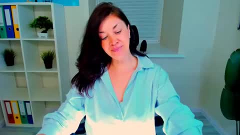 Snapshot of ana_mills chatting on 14, 6, 2026 Ana online show from 14, 6, 2026
