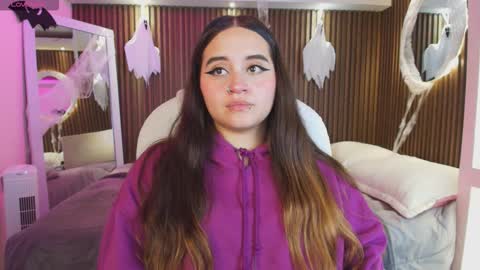 Snapshot of ana_taylor2 chatting on 13, 10, 2025 Ana online show from 13, 10, 2025