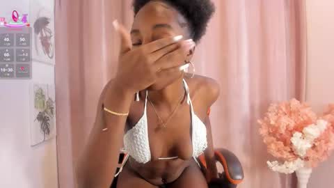 Snapshot of anaa_castillo_ chatting on 23, 12, 2025 Ana Castillo online show from 23, 12, 2025