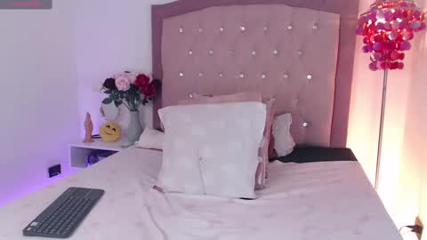 Ana Moon  online show from 15, 9, 2025