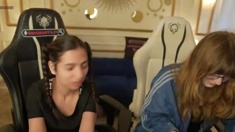 Snapshot of anabel2054 chatting on 6, 6, 2026 Sweet girls online show from 6, 6, 2026