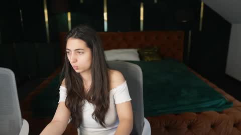 PLAYHARD054 online show from 9, 4, 2026