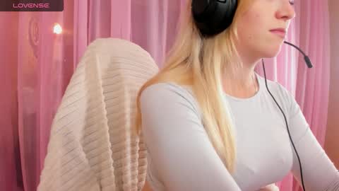 AnabelMelody online show from 12, 10, 2025