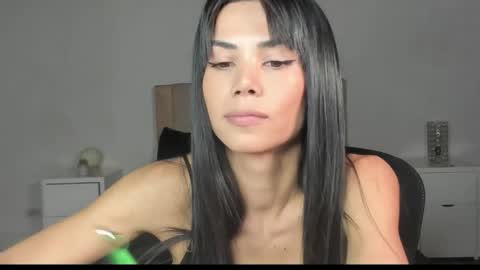 Ana Henao or Annie... Follow me ahenaocb Insta  X online show from 2, 5, 2026
