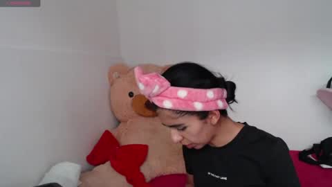 Snapshot of anahibrowns95 chatting on 4, 8, 2026 Anahi Browns online show from 4, 8, 2026