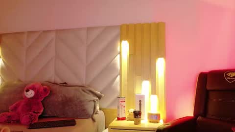 Anaise  online show from 28, 3, 2026