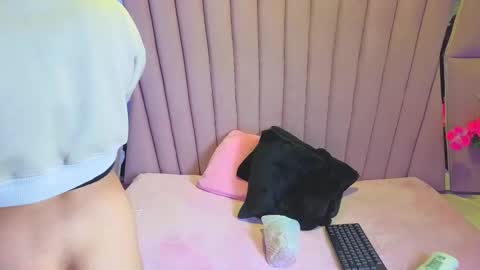 AbbyAndAntonela online show from 2, 12, 2025