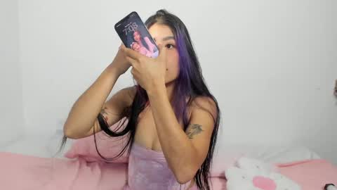 Snapshot of analia_collins chatting on 13, 5, 2026 Ana online show from 13, 5, 2026