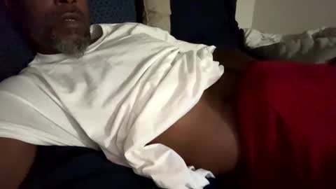 Snapshot of analluvz chatting on 1, 11, 2025 Luv online show from 1, 11, 2025