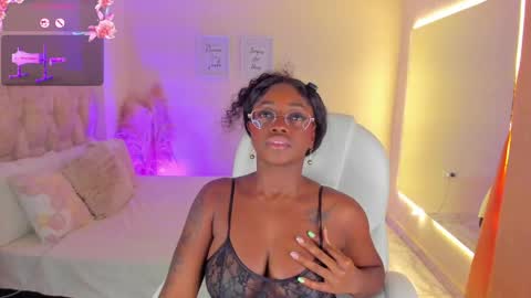 A N A  my connection hours are from 600 pm to 12 pm Colombian time online show from 27, 5, 2026