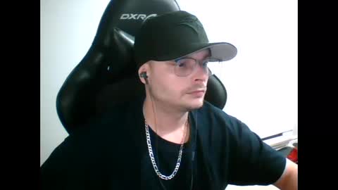 Snapshot of anarchyy1994 chatting on 7, 3, 2026 anarchyy1994 online show from 7, 3, 2026