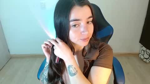 Snapshot of anarosse__ chatting on 8, 3, 2025 ana 3 online show from 8, 3, 2025