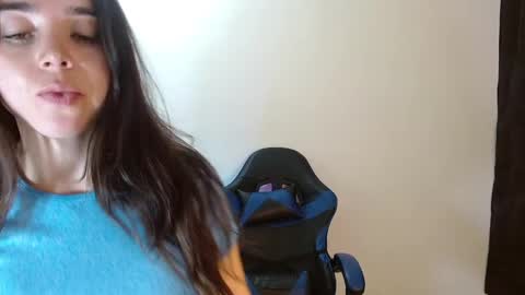 Snapshot of anarosse__ chatting on 11, 3, 2025 ana 3 online show from 11, 3, 2025