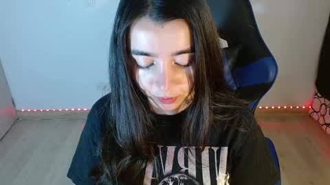 Snapshot of anarosse__ chatting on 10, 9, 2025 ana 3 online show from 10, 9, 2025