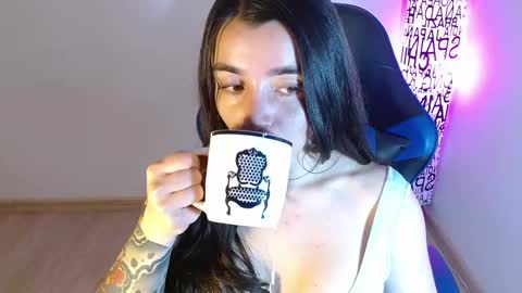 Snapshot of anarosse__ chatting on 9, 10, 2025 ana 3 online show from 9, 10, 2025