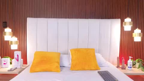 Mia online show from 22, 10, 2025