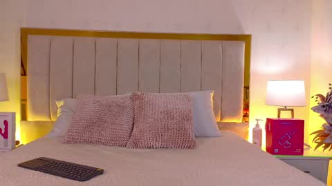 Mia online show from 2, 4, 2026