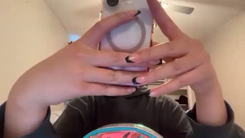 anditspinkxo online show from 9, 6, 2026