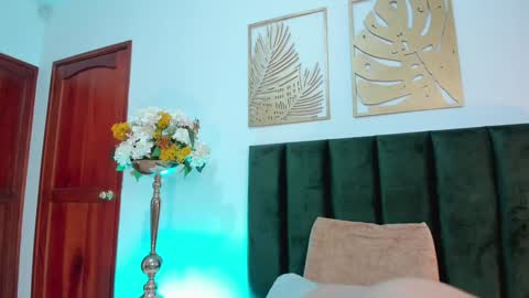 Andra Cyrus online show from 27, 1, 2025