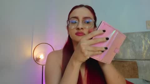 Andra Cyrus online show from 8, 10, 2025