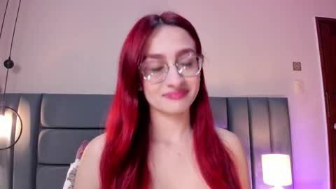 Andra Cyrus online show from 2, 12, 2025