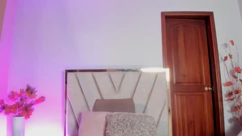 Andra Cyrus online show from 27, 3, 2026