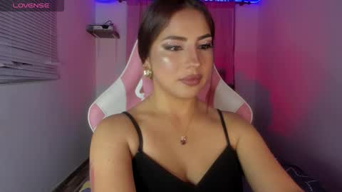 Snapshot of andrea_kinky chatting on 25, 10, 2025 andrea_kinky online show from 25, 10, 2025