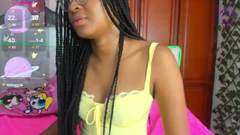 Naomi Andrea Daviss online show from 5, 3, 2026