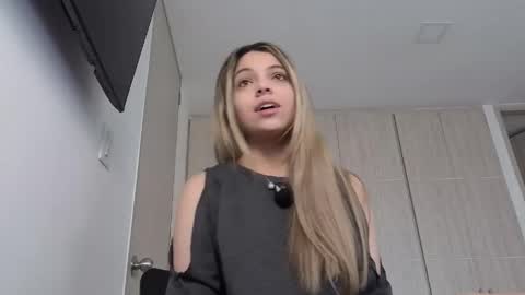 Snapshot of andreau_19 chatting on 24, 4, 2026 andreau 19 online show from 24, 4, 2026