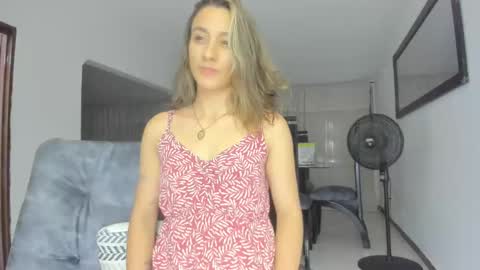 Snapshot of andresgiraldo1 chatting on 3, 2, 2025 Isa --------- online show from 3, 2, 2025