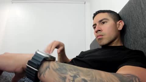 Snapshot of andresjuan92 chatting on 4, 2, 2026 onlyfanscallmegotter online show from 4, 2, 2026