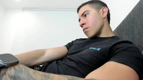 Snapshot of andresjuan92 chatting on 6, 2, 2026 onlyfanscallmegotter online show from 6, 2, 2026