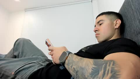 Snapshot of andresjuan92 chatting on 18, 3, 2026 onlyfanscallmegotter online show from 18, 3, 2026