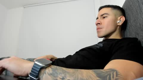 Snapshot of andresjuan92 chatting on 21, 3, 2026 onlyfanscallmegotter online show from 21, 3, 2026