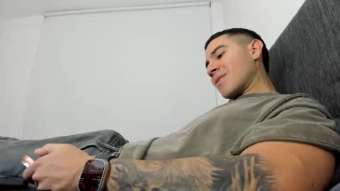 Snapshot of andresjuan92 chatting on 27, 3, 2026 onlyfanscallmegotter online show from 27, 3, 2026