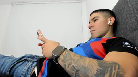 Snapshot of andresjuan92 chatting on 2, 4, 2026 onlyfanscallmegotter online show from 2, 4, 2026