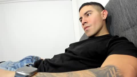Snapshot of andresjuan92 chatting on 4, 4, 2026 onlyfanscallmegotter online show from 4, 4, 2026