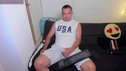 Snapshot of andreslush04 chatting on 13, 5, 2026 Andreslush04 online show from 13, 5, 2026