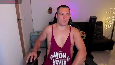 Snapshot of andreslush04 chatting on 17, 5, 2026 Andreslush04 online show from 17, 5, 2026