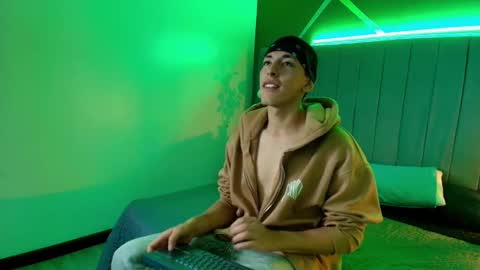 Andreuw Wolf online show from 29, 10, 2025