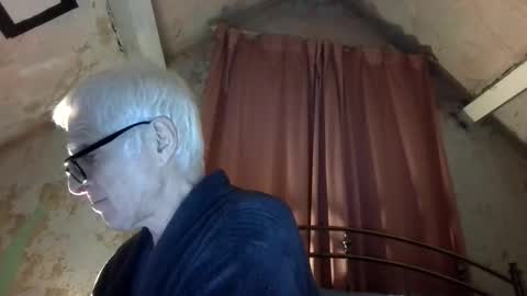 Snapshot of andrew160258 chatting on 5, 4, 2026 Andrew online show from 5, 4, 2026