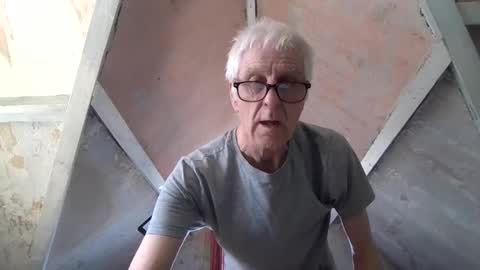 Snapshot of andrew160258 chatting on 10, 4, 2026 Andrew online show from 10, 4, 2026