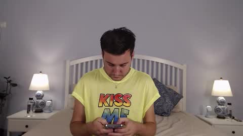 Snapshot of andrew2305 chatting on 13, 9, 2025 Justin Andrew online show from 13, 9, 2025