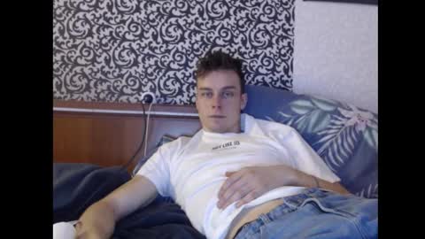 Snapshot of andrian_sweety chatting on 19, 12, 2025 andrian_sweety online show from 19, 12, 2025