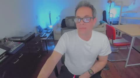 Snapshot of andy0pandi chatting on 9, 9, 2025 Andrew online show from 9, 9, 2025